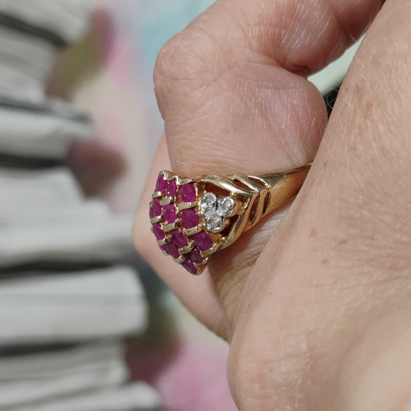 Auth 10k Solid Gold 19 Genuine Ruby Cluster & 6 Genuine Diamonds Ring Sz.7 - Picture 5 of 16